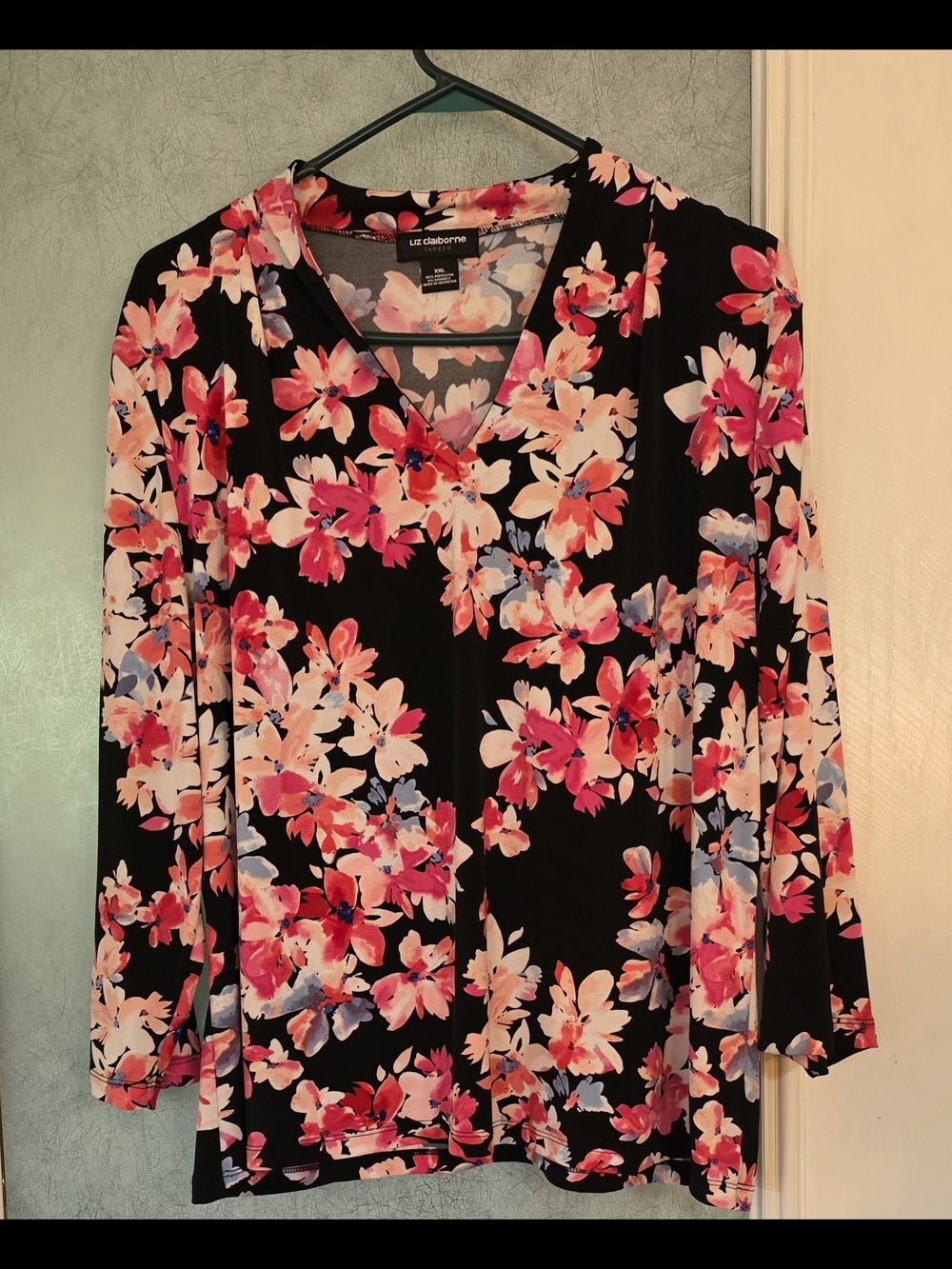 Liz Claiborne Black Floral V-Neck Long Sleeve Top - Pink & Coral Flowers